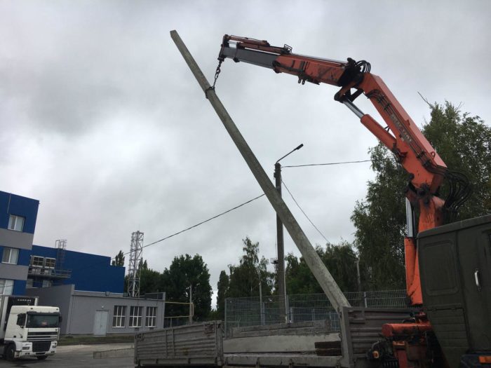 Установка железобетонной опоры
